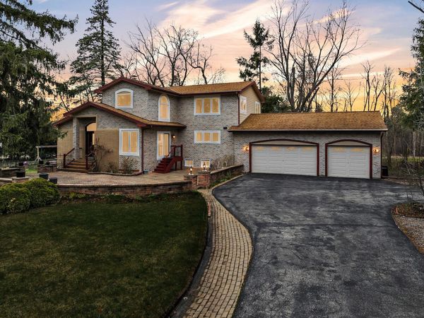 8408 N Lake Dr, Fox Point, WI 53217