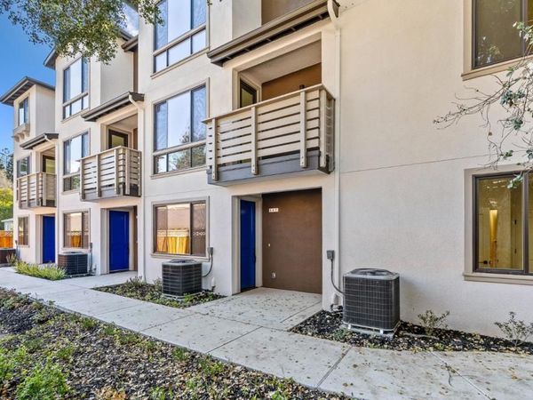 947 Woodside, Redwood City, CA 94061