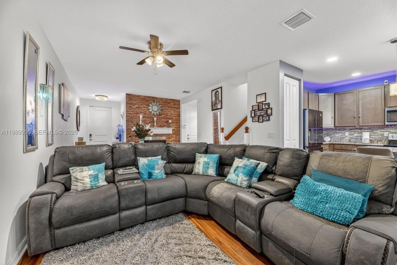 330 NW 33rd Ln, Pompano Beach, FL 33069 Photo