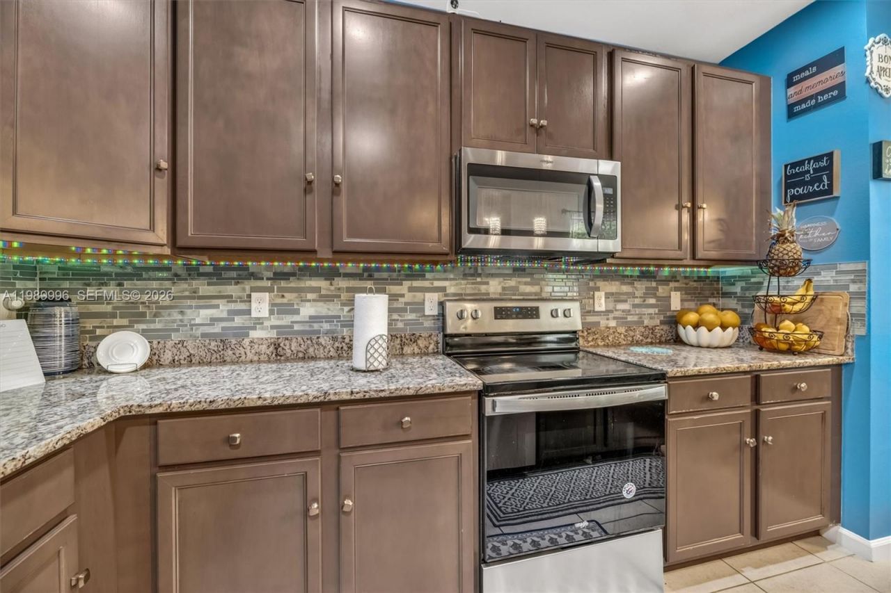 330 NW 33rd Ln, Pompano Beach, FL 33069 Photo