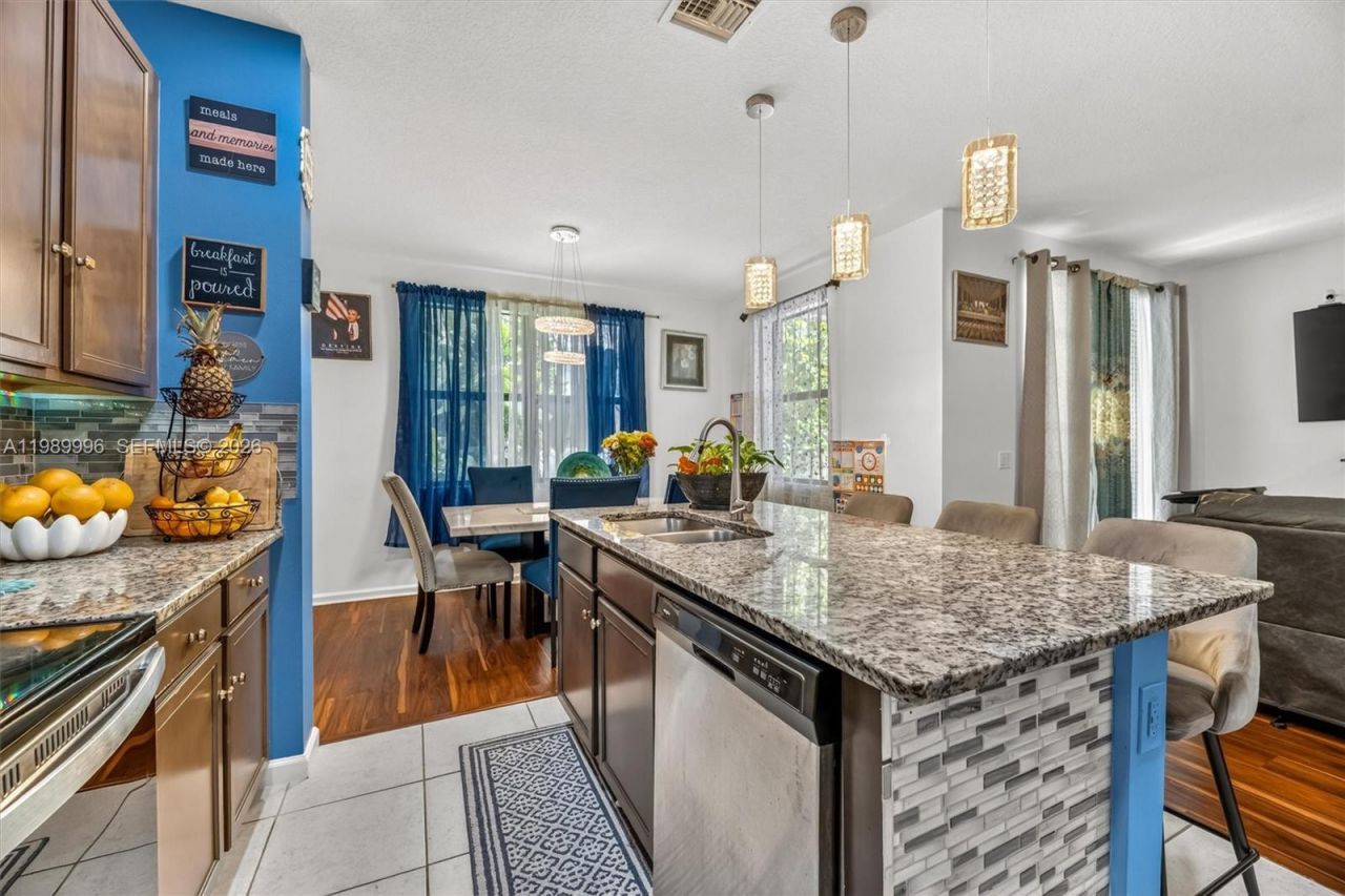 330 NW 33rd Ln, Pompano Beach, FL 33069 Photo