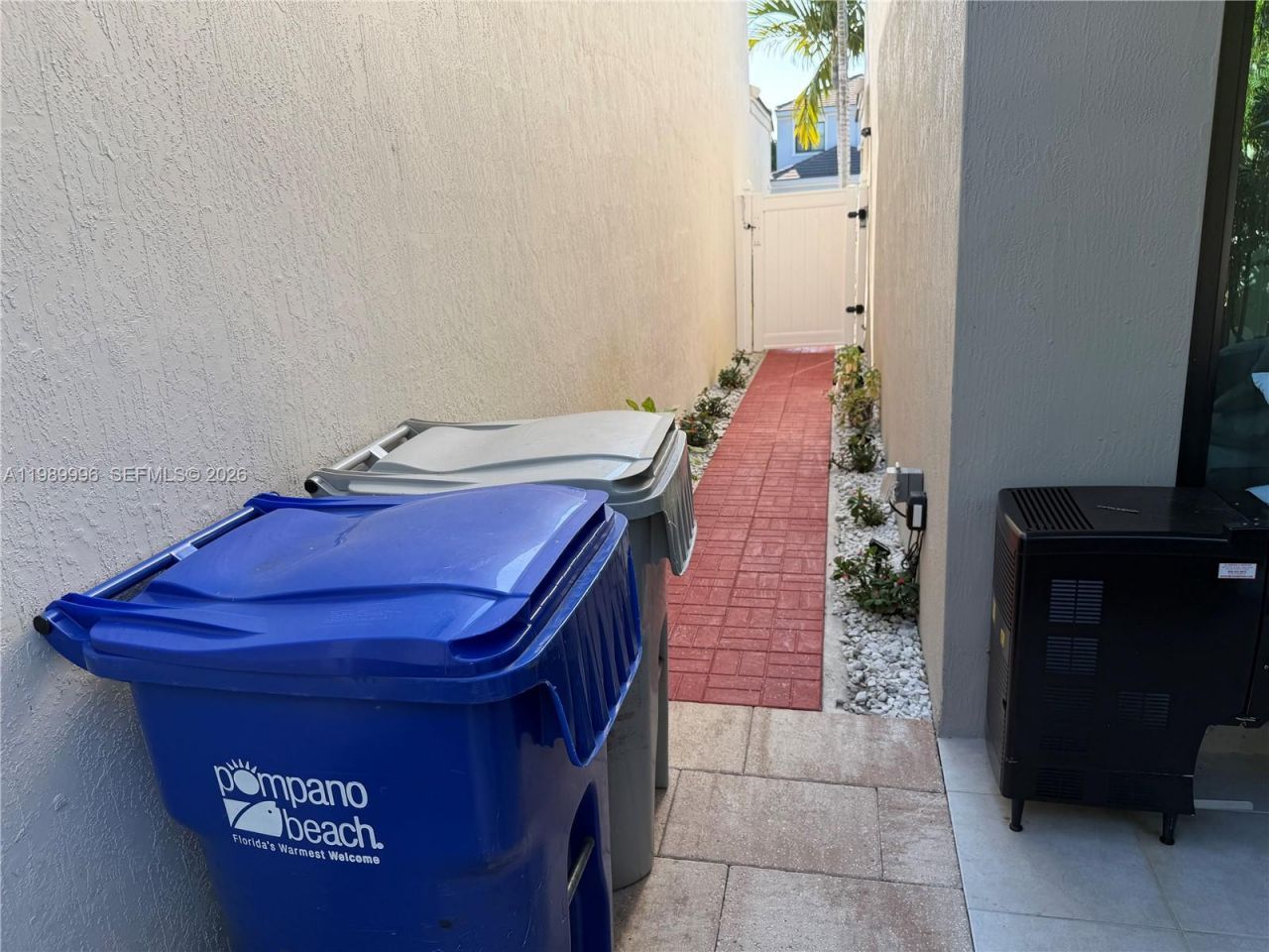 330 NW 33rd Ln, Pompano Beach, FL 33069 Photo