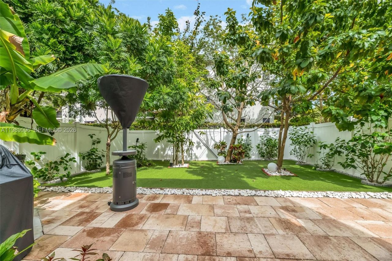 330 NW 33rd Ln, Pompano Beach, FL 33069 Photo