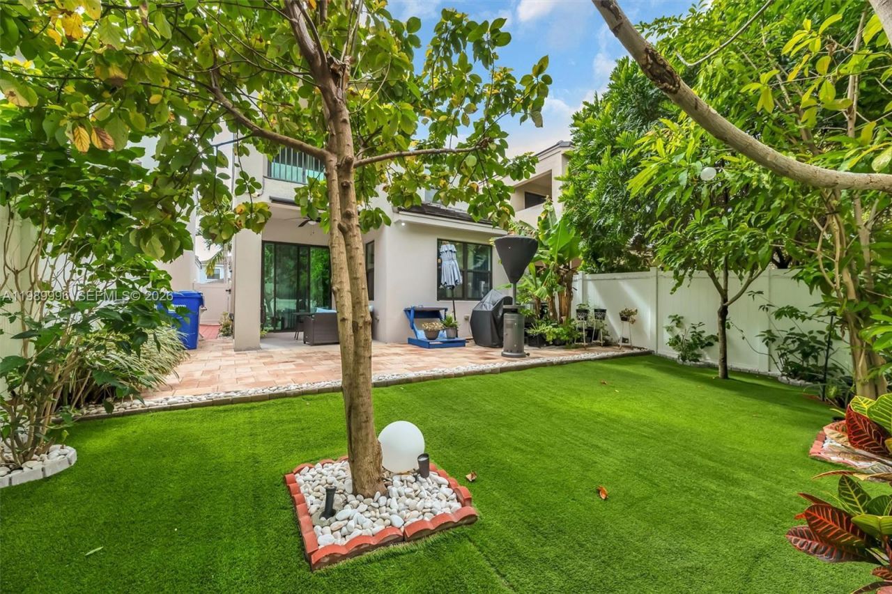 330 NW 33rd Ln, Pompano Beach, FL 33069 Photo