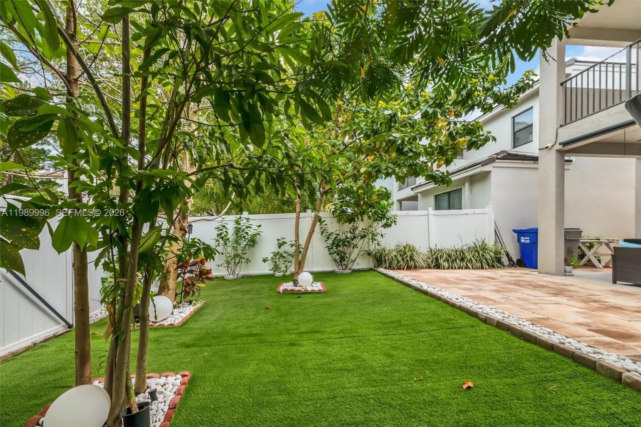 330 NW 33rd Ln, Pompano Beach, FL 33069 Photo