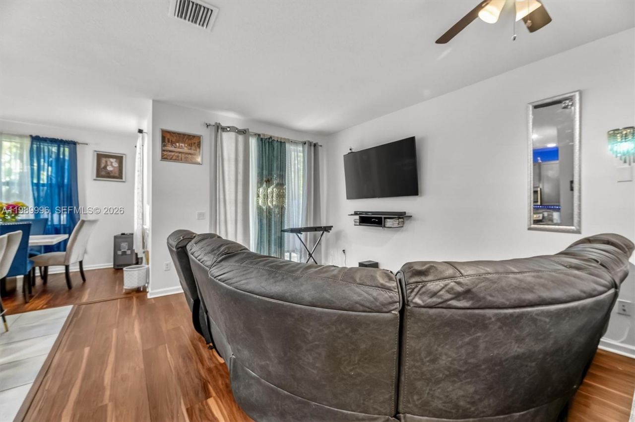 330 NW 33rd Ln, Pompano Beach, FL 33069 Photo