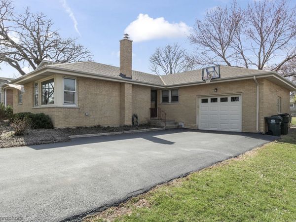 330 S Oak Street, Palatine, IL 60067