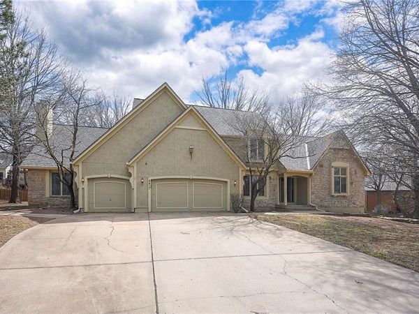 4417 W 130th Street, Leawood, KS 66209