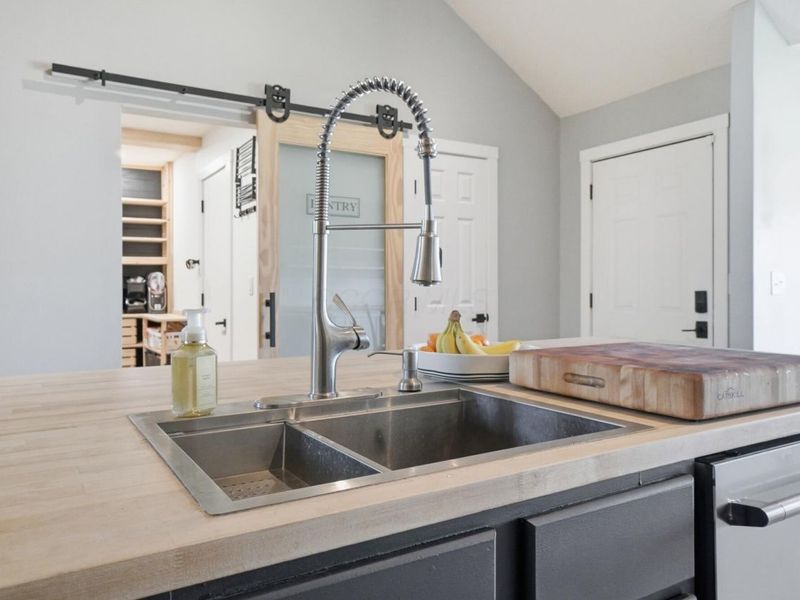 516 Sandmar Drive, Blacklick, OH 43004 Photo 15