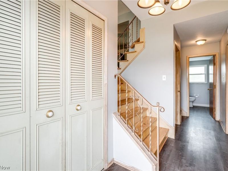 6826 Lynett Drive, Parma, OH 44129 Photo 2