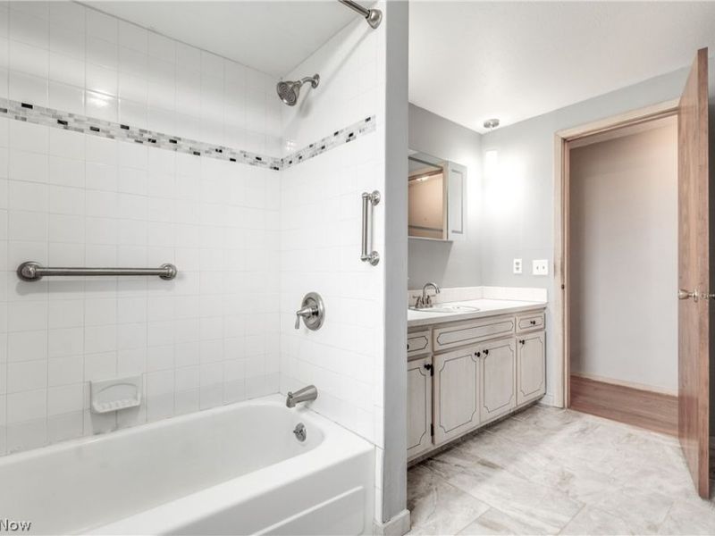 6826 Lynett Drive, Parma, OH 44129 Photo 20