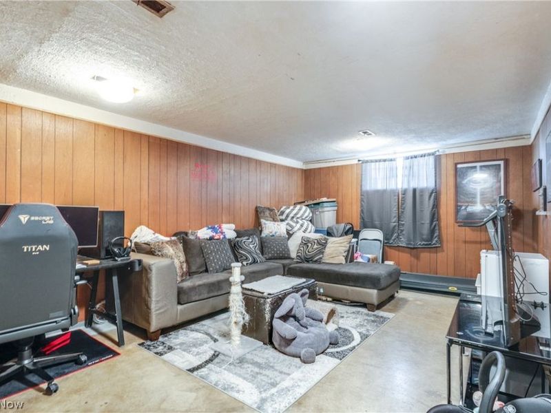 6826 Lynett Drive, Parma, OH 44129 Photo 21