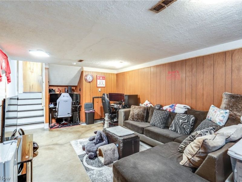 6826 Lynett Drive, Parma, OH 44129 Photo 22