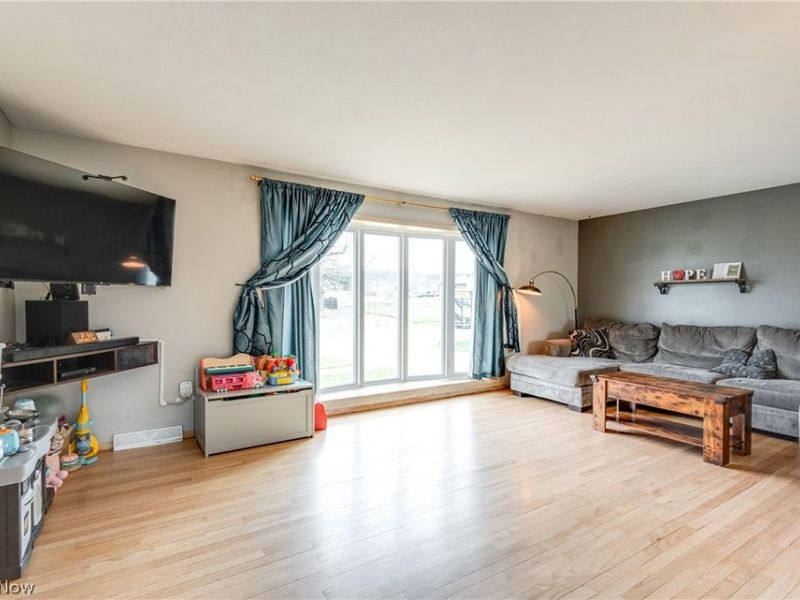 6826 Lynett Drive, Parma, OH 44129 Photo 3