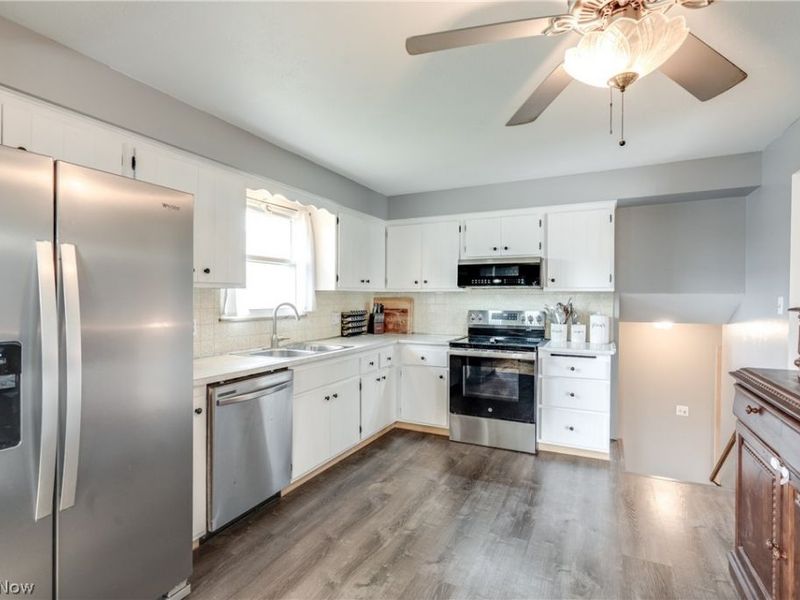 6826 Lynett Drive, Parma, OH 44129 Photo 9