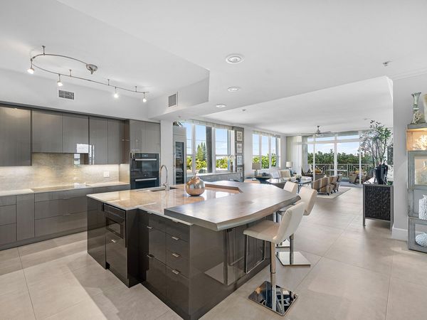 701 SE 21st Avenue, Unit 301, Deerfield Beach, FL 33441