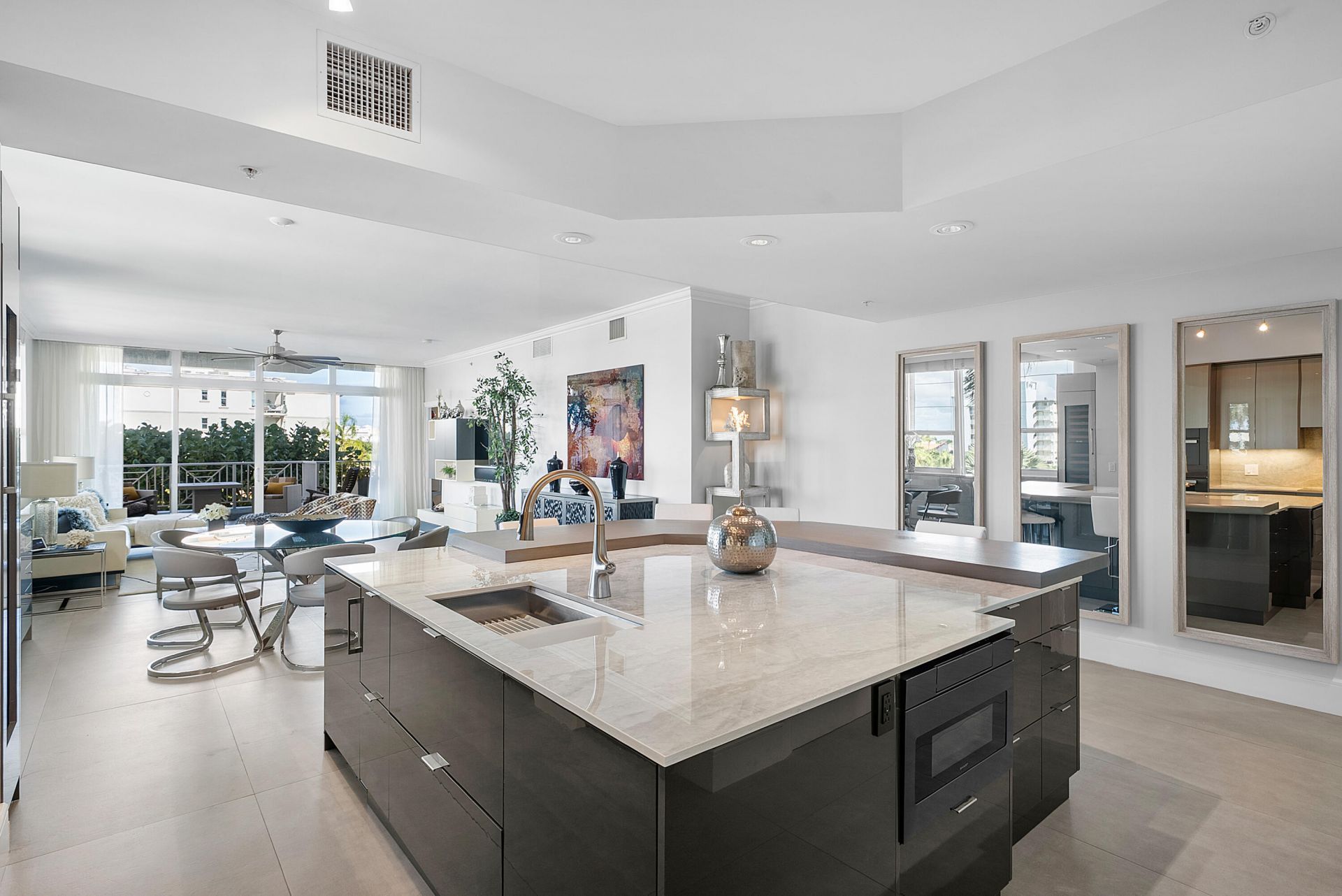 701 SE 21st Avenue, Unit 301, Deerfield Beach, FL 33441 Photo