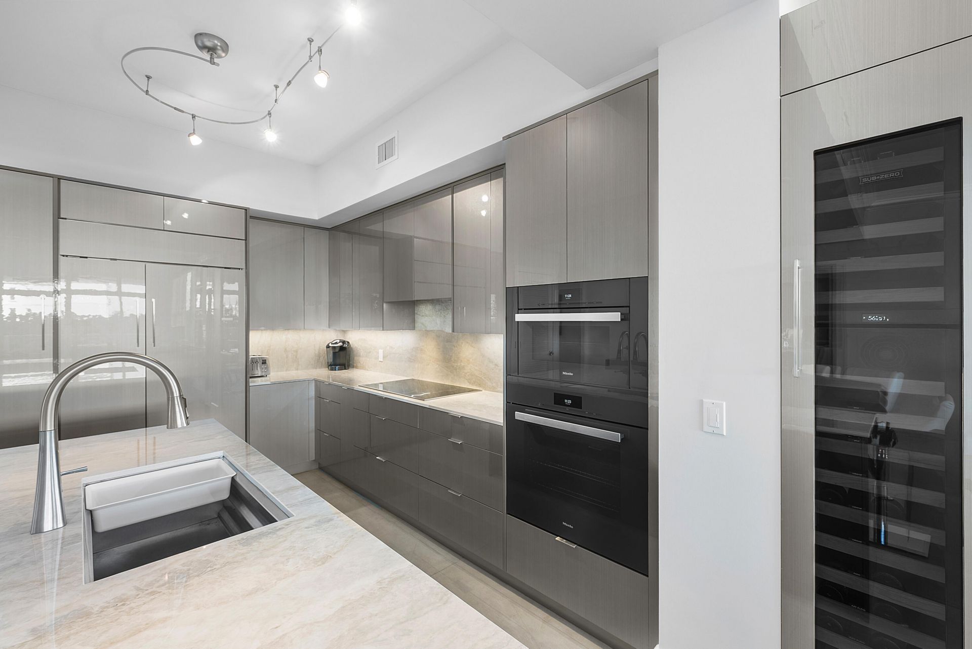 701 SE 21st Avenue, Unit 301, Deerfield Beach, FL 33441 Photo