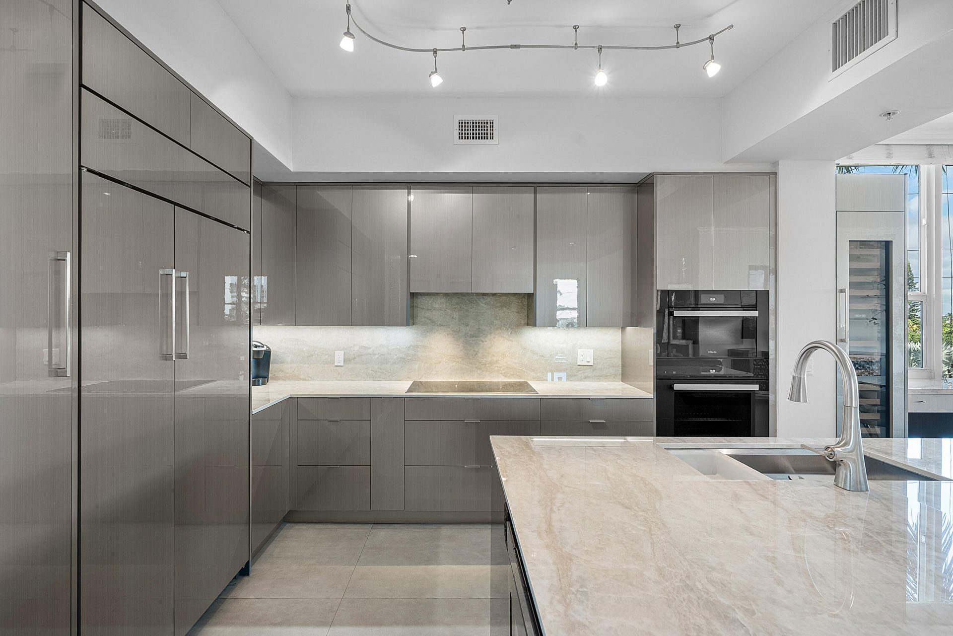 701 SE 21st Avenue, Unit 301, Deerfield Beach, FL 33441 Photo