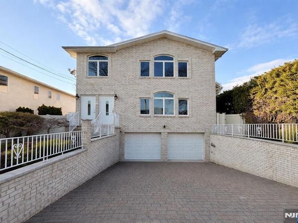 121 Philip 2, ELMWOOD PARK, NJ 07407