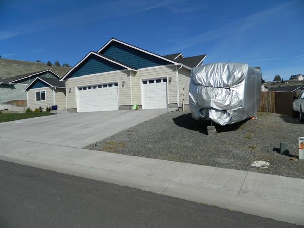 2839 Glacier Drive, Klamath Falls, OR 97603