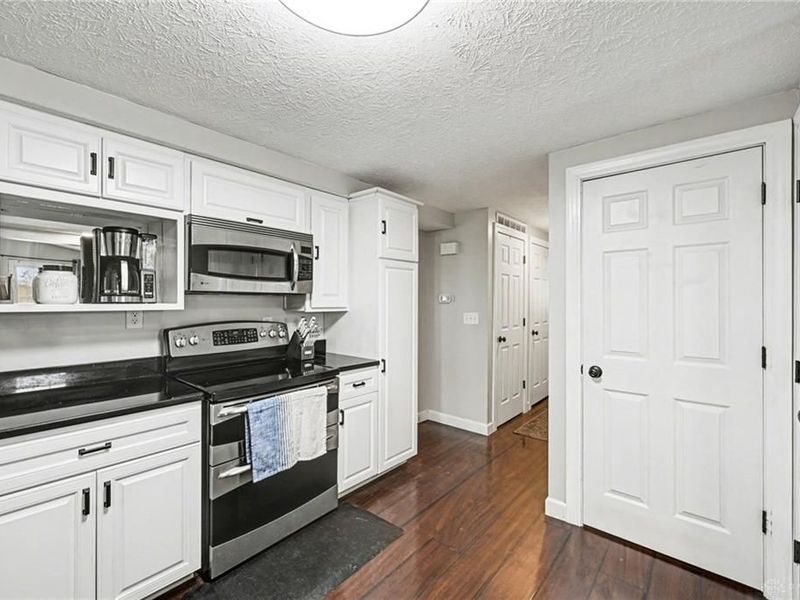 7372 Colegrove Drive, Huber Heights, OH 45424 Photo 10