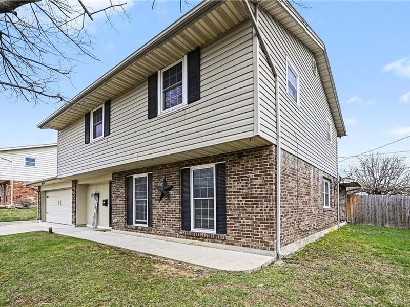 7372 Colegrove Drive, Huber Heights, OH 45424 Photo 3