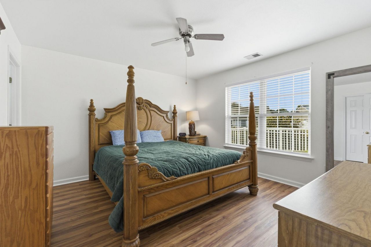 907 Silvercrest Dr.  Photo 12