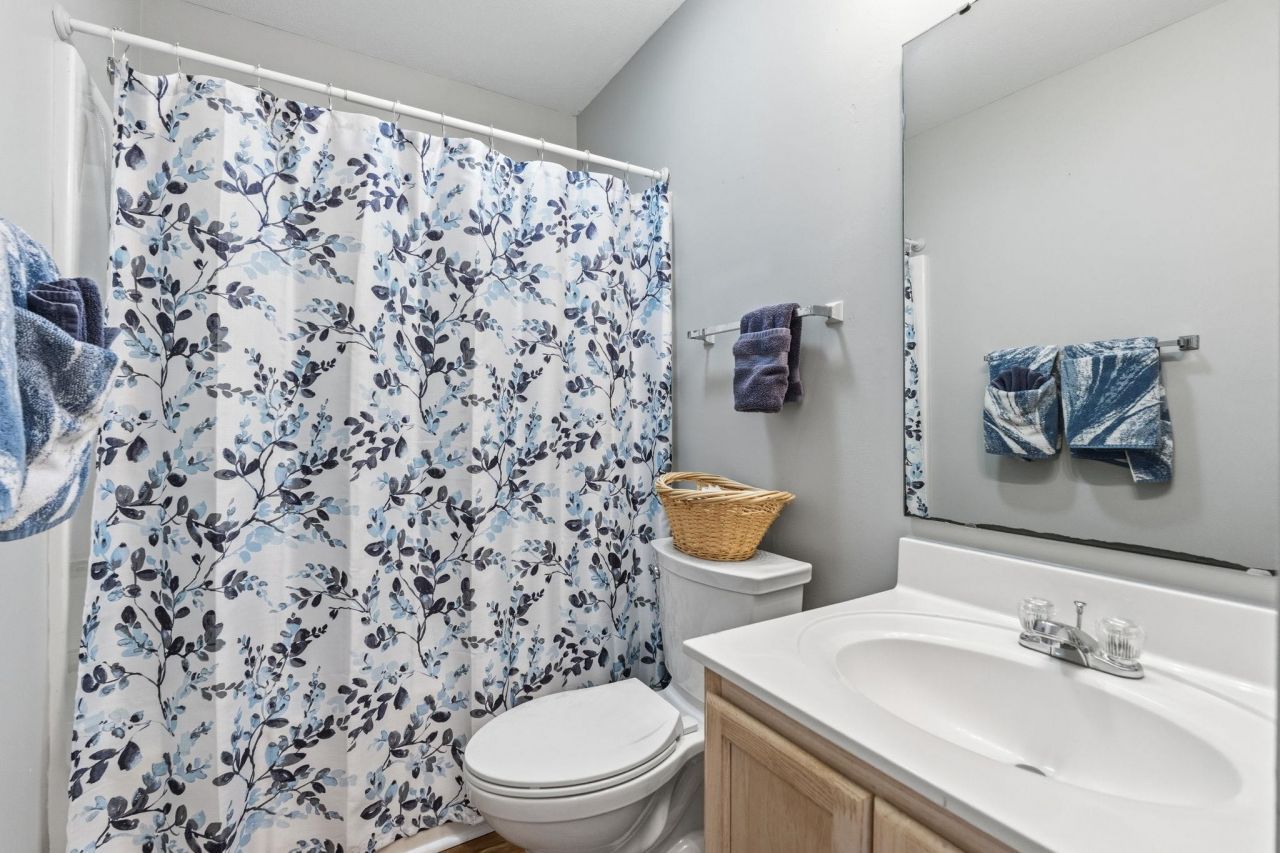 907 Silvercrest Dr.  Photo 15