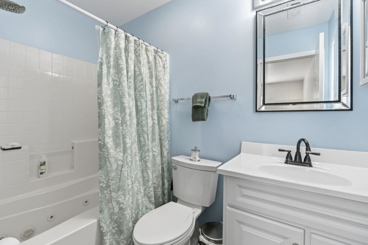 907 Silvercrest Dr.  Photo 16