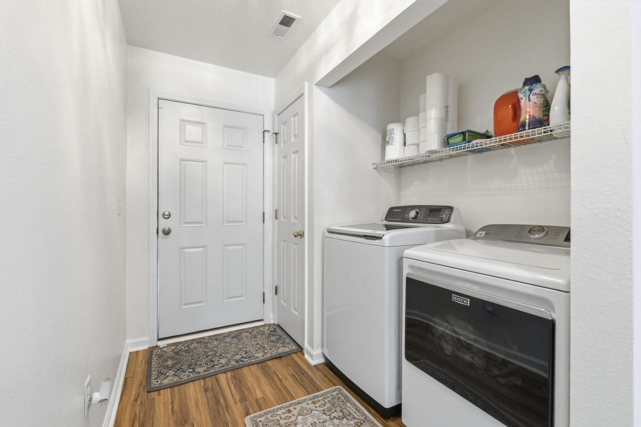 907 Silvercrest Dr.  Photo 18