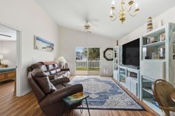 907 Silvercrest Dr.  photo 4