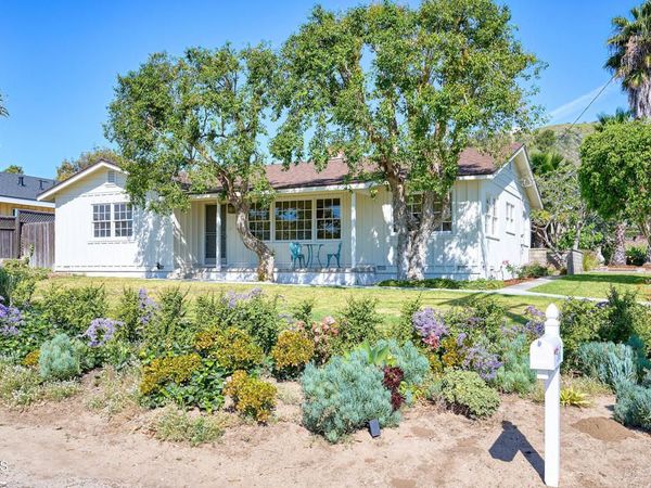 567 Mesa Drive, Camarillo, CA 93010