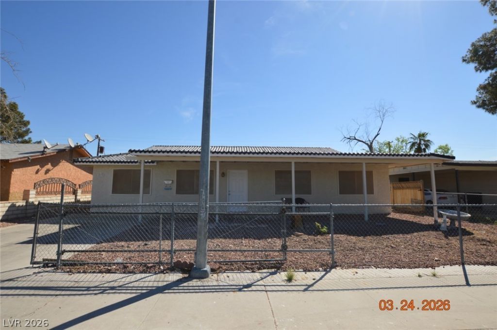 813 Carpenter Drive, Las Vegas, NV 89107 Main Photo