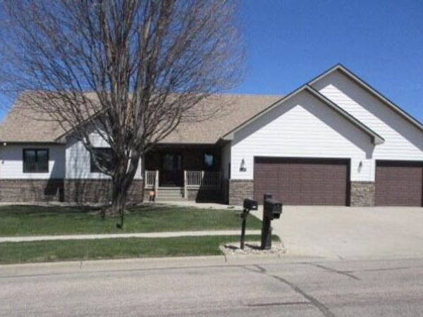 1348 16TH STREET NE, Watertown, SD 57201