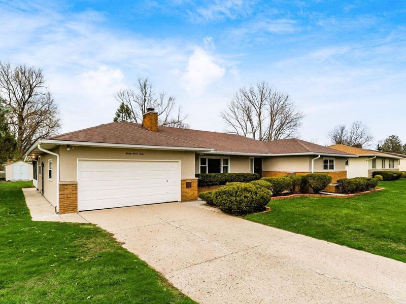 2740 Berwick Boulevard, Columbus, OH 43209 Photo 2