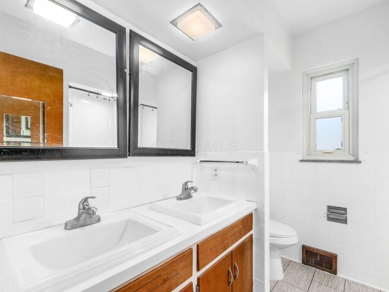 2740 Berwick Boulevard, Columbus, OH 43209 Photo 28