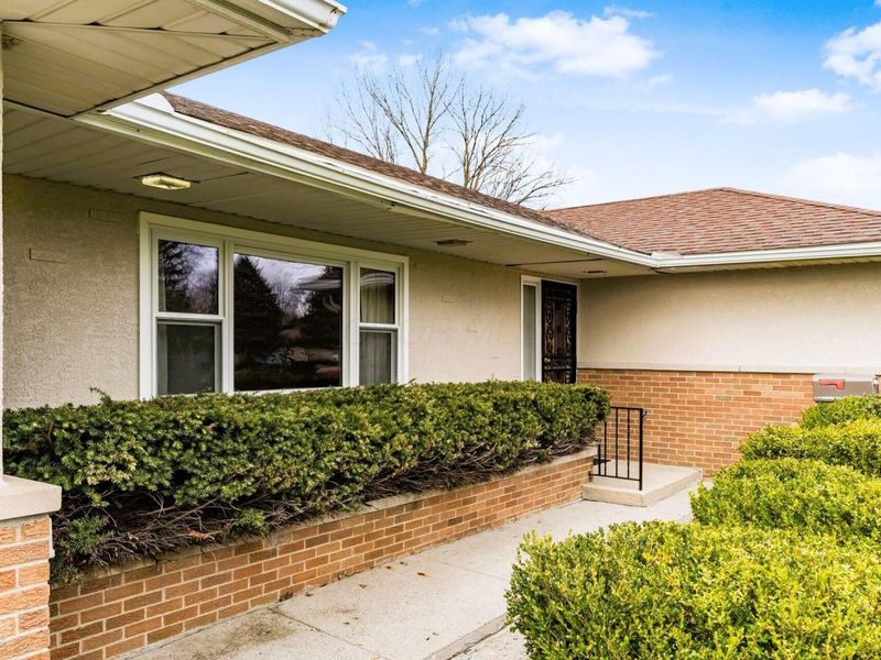 2740 Berwick Boulevard, Columbus, OH 43209 Photo 5