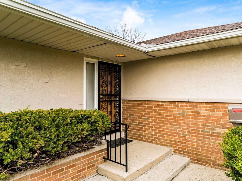 2740 Berwick Boulevard, Columbus, OH 43209 Photo 6