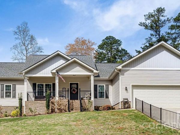 1181 Kensington Circle , Newton, NC 28658