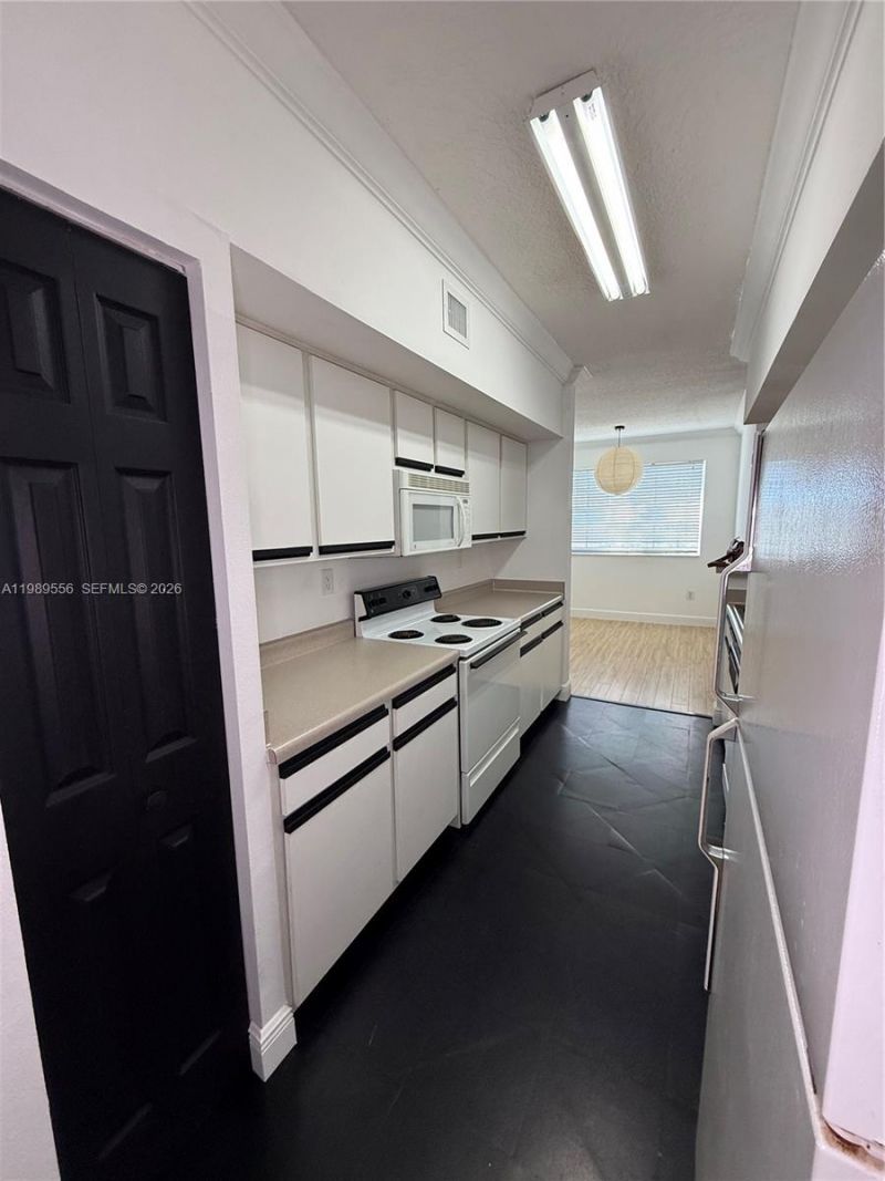 11650 SW 2nd St , Unit 16102, Pembroke Pines, FL 33025 Photo