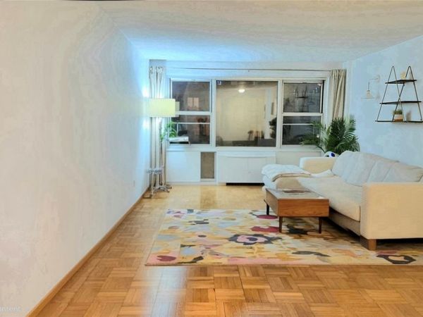 77 W 55th Street, Unit 15H, New York (Manhattan), NY 10019