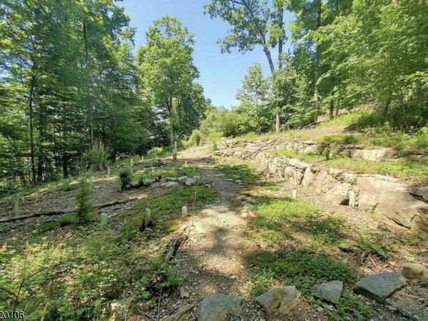 76 Skytop Rd, Andover, NJ 07860