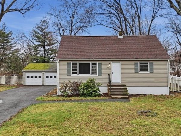 131 De Hart St, Lincoln Park, NJ 07035