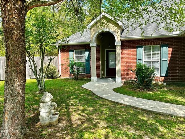 40128 EMERALD Drive, Unit B, Ponchatoula, LA 70454