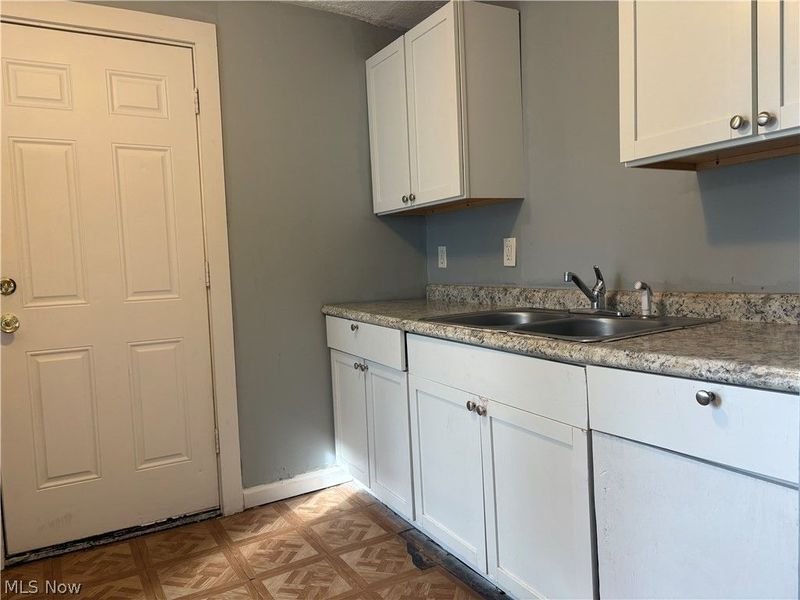 621 Creedmore Avenue, Barberton, OH 44203 Photo 3