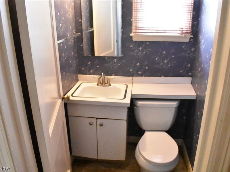 231 Trumbull Avenue NE, Warren, OH 44483 Photo 12