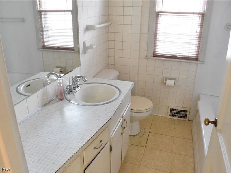 231 Trumbull Avenue NE, Warren, OH 44483 Photo 22