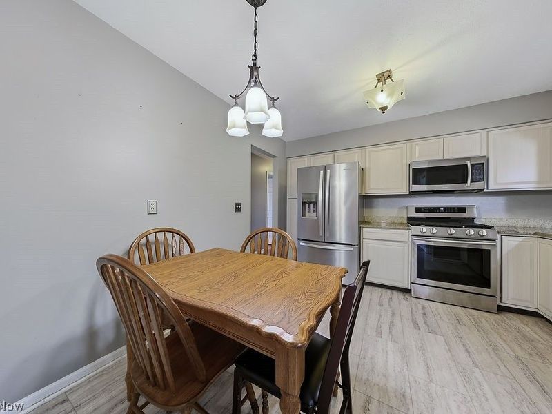 4882 Southwood Drive, Brooklyn, OH 44144 Photo 10