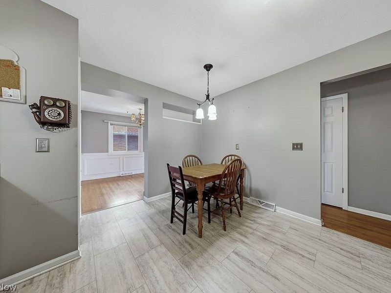 4882 Southwood Drive, Brooklyn, OH 44144 Photo 12